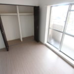 5帖の洋室 (居間) 5帖の洋室 (居間)