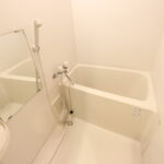 お風呂で日々の疲れを落としましょう (風呂)